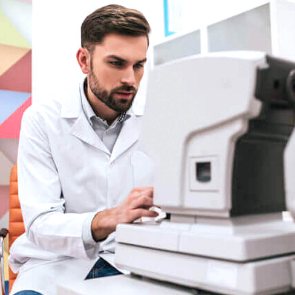 optometrist in Thornton